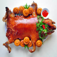 Heo Sữa Quay Chỉa - Ngũ Vị (Trọng lượng đã quay 4,8kg - 5kg)